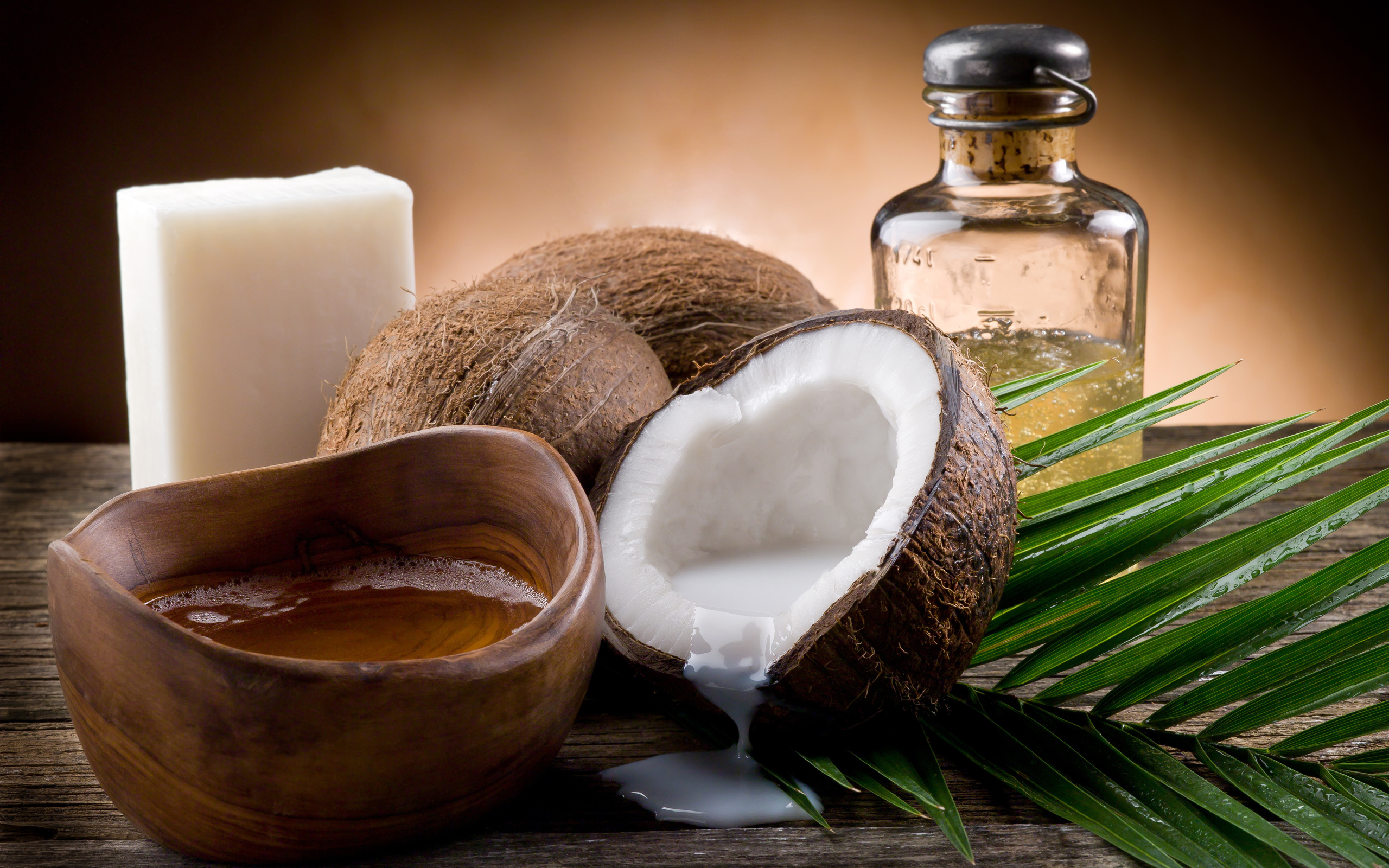 7 Amazing Benefits of Coconuts