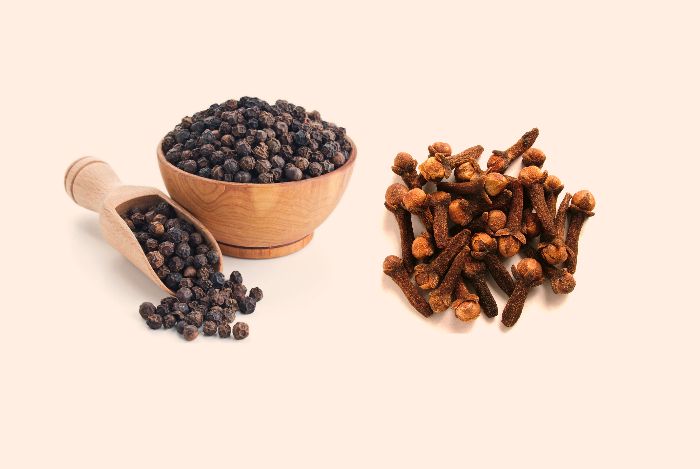 Black pepper & Cloves can boost your immunity and helps you to fight against Viruses