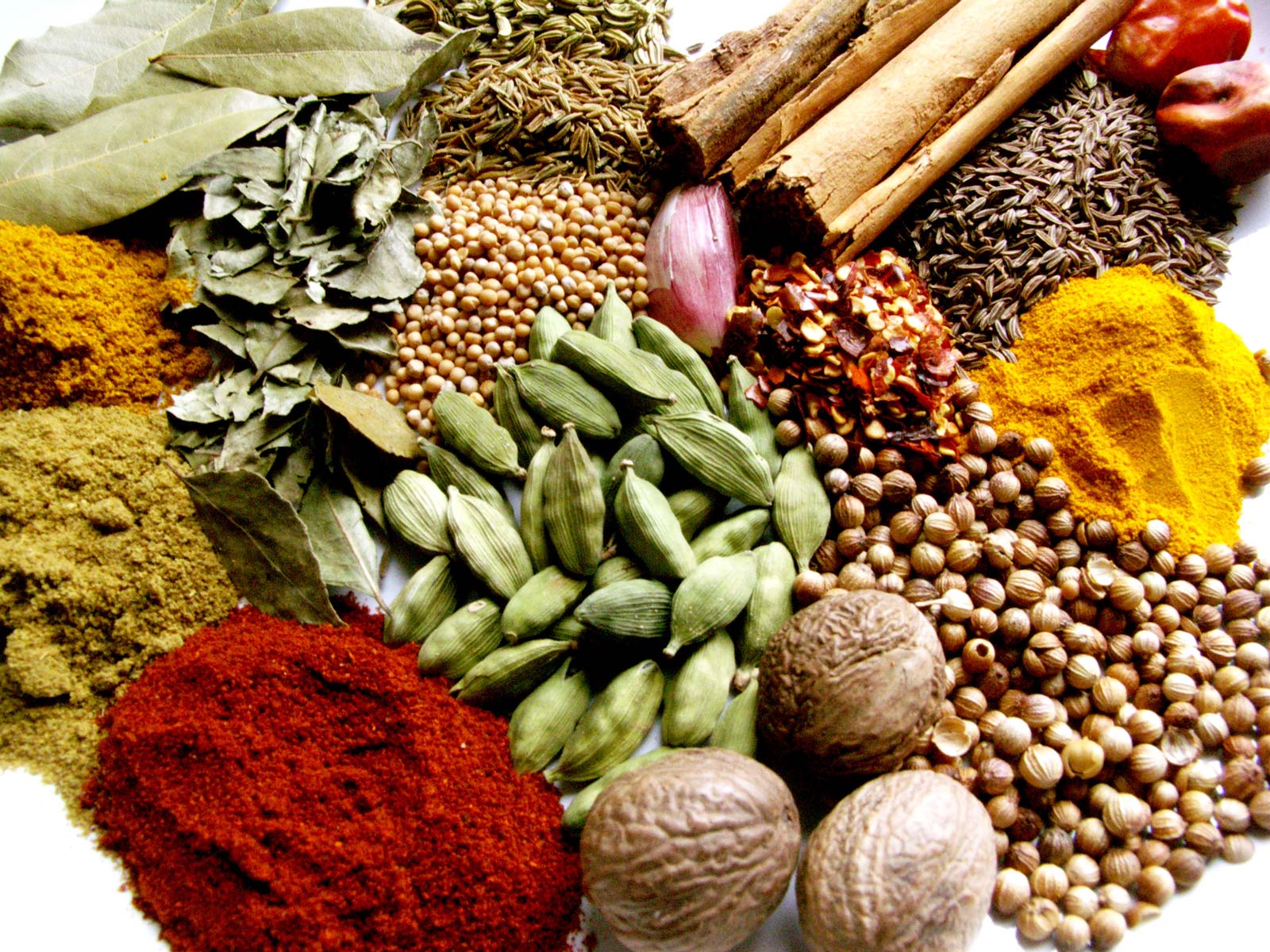 9 Herbs and Spices That Fight Inflammation