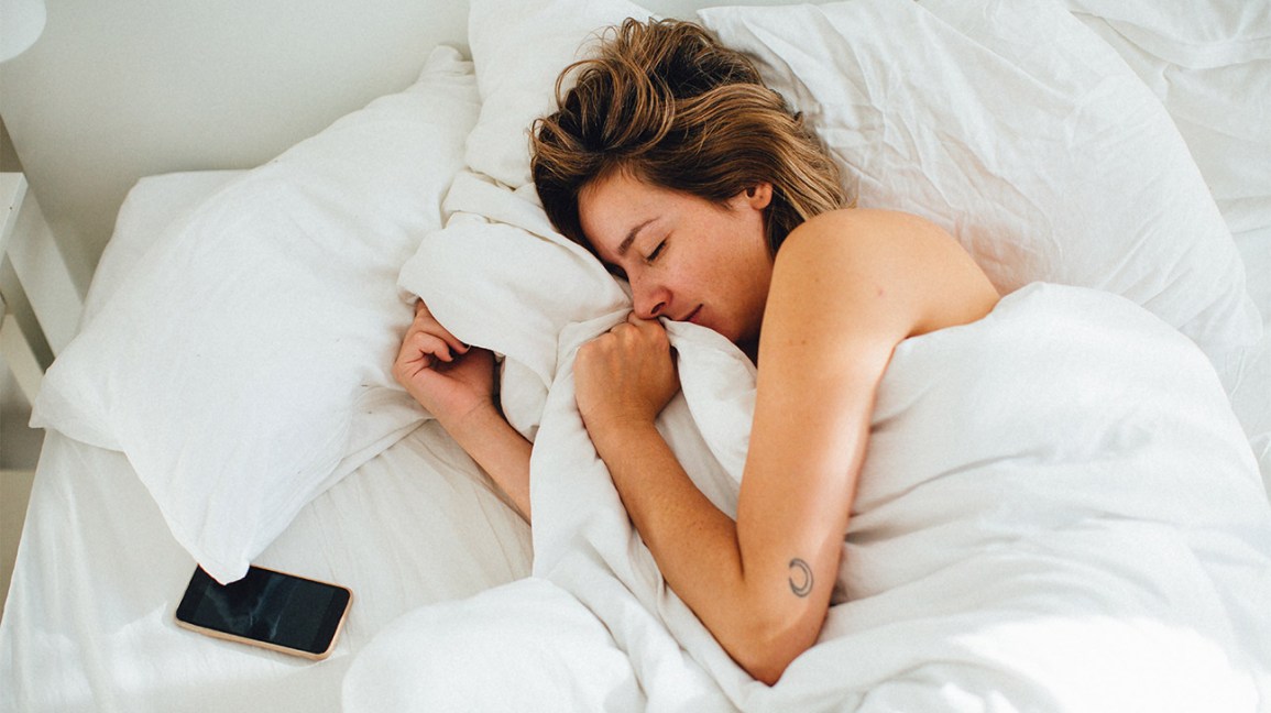 This Is Why You Should Sleep on Your Left Side (Backed by Science)