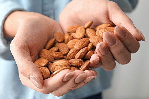 10 Benefits of Almonds That Will Surprise You