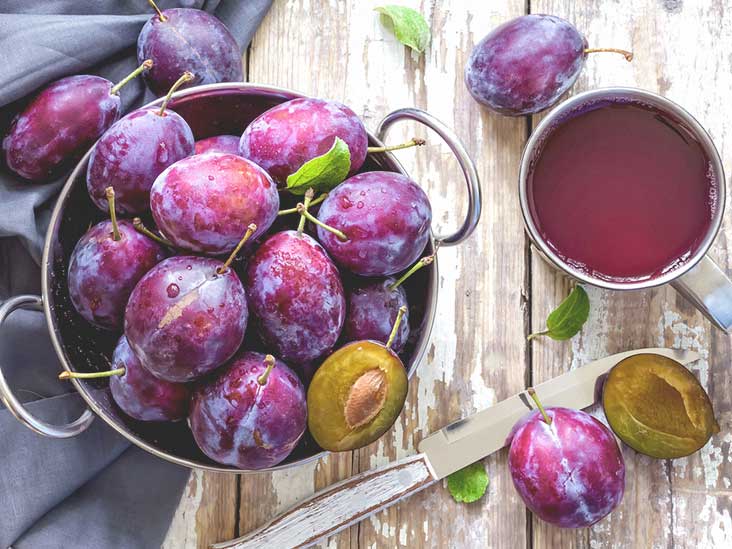 Benefits Of Prunes and Prune Juice: The Dry Fruit You have Ignored For Too Long